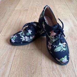 Insecta Shoes - collab w/ Inhotim - vegan - Size US 7.5 - limited edition